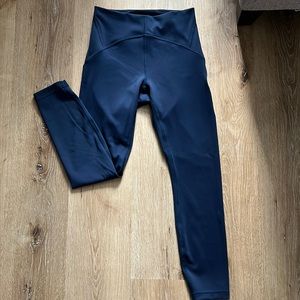 Lululemon Instill Tight size 6. Navy blue.
